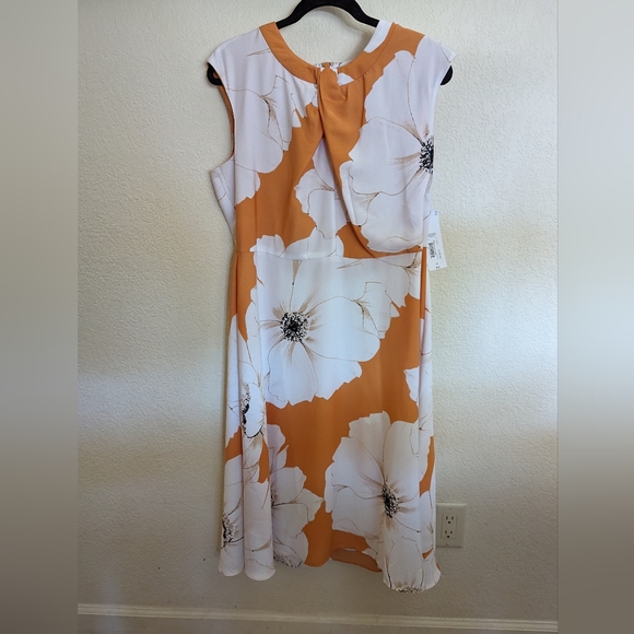 Liz Claiborne Dresses & Skirts - Liz Claiborne midi sleveless floral dress NWT Size 16